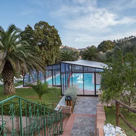 Il Castagno Toscana Aparthotel