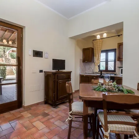 Il Castagno Toscana Aparthotel *