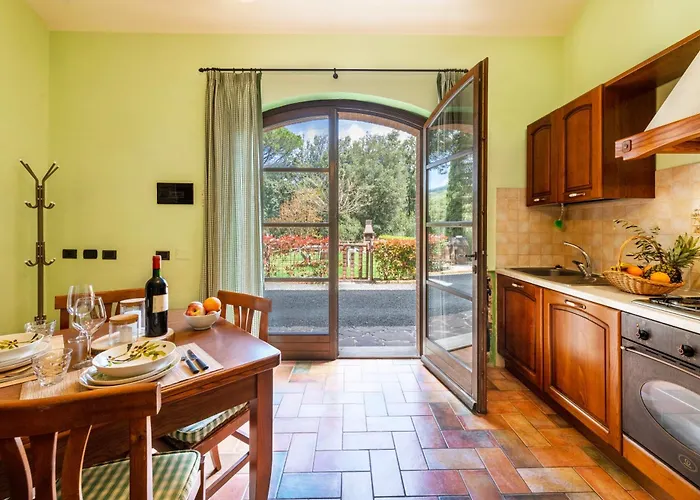 Il Castagno Toscana Aparthotel 4*