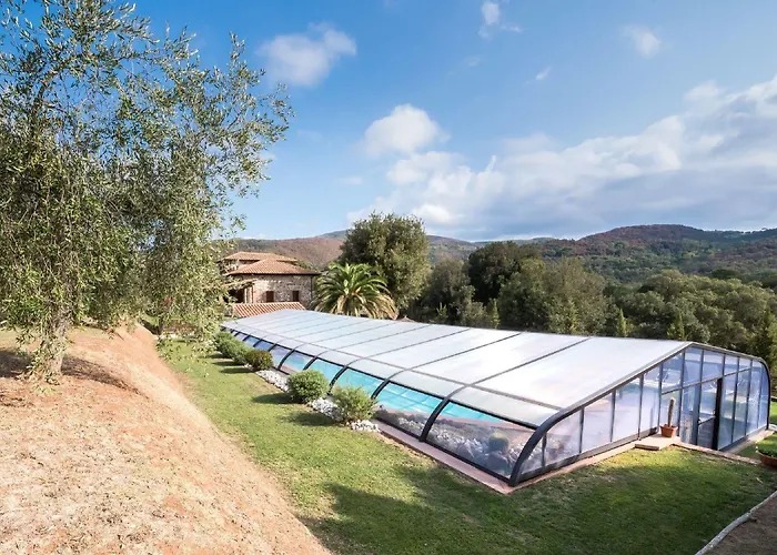 Il Castagno Toscana Aparthotel 4*