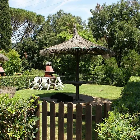 Il Castagno Toscana Aparthotel *